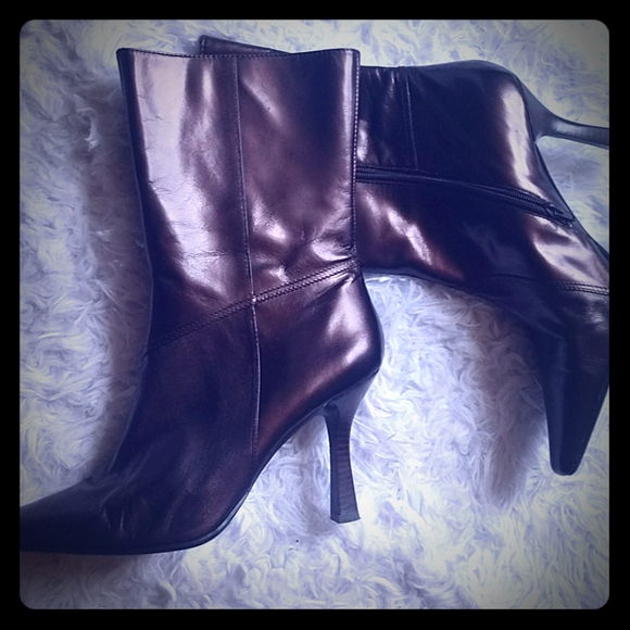 Liz Claiborne Flex Bootie - Picture 1 of 6